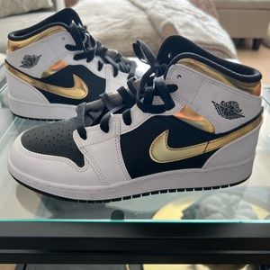 Jordan Mids - worn once